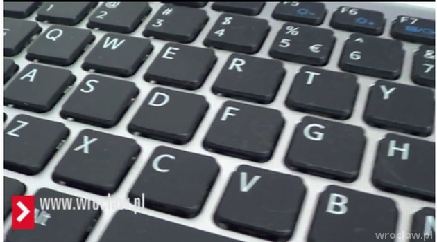 Obraz klawiatury komputerowej symbolizującej program Język maszym